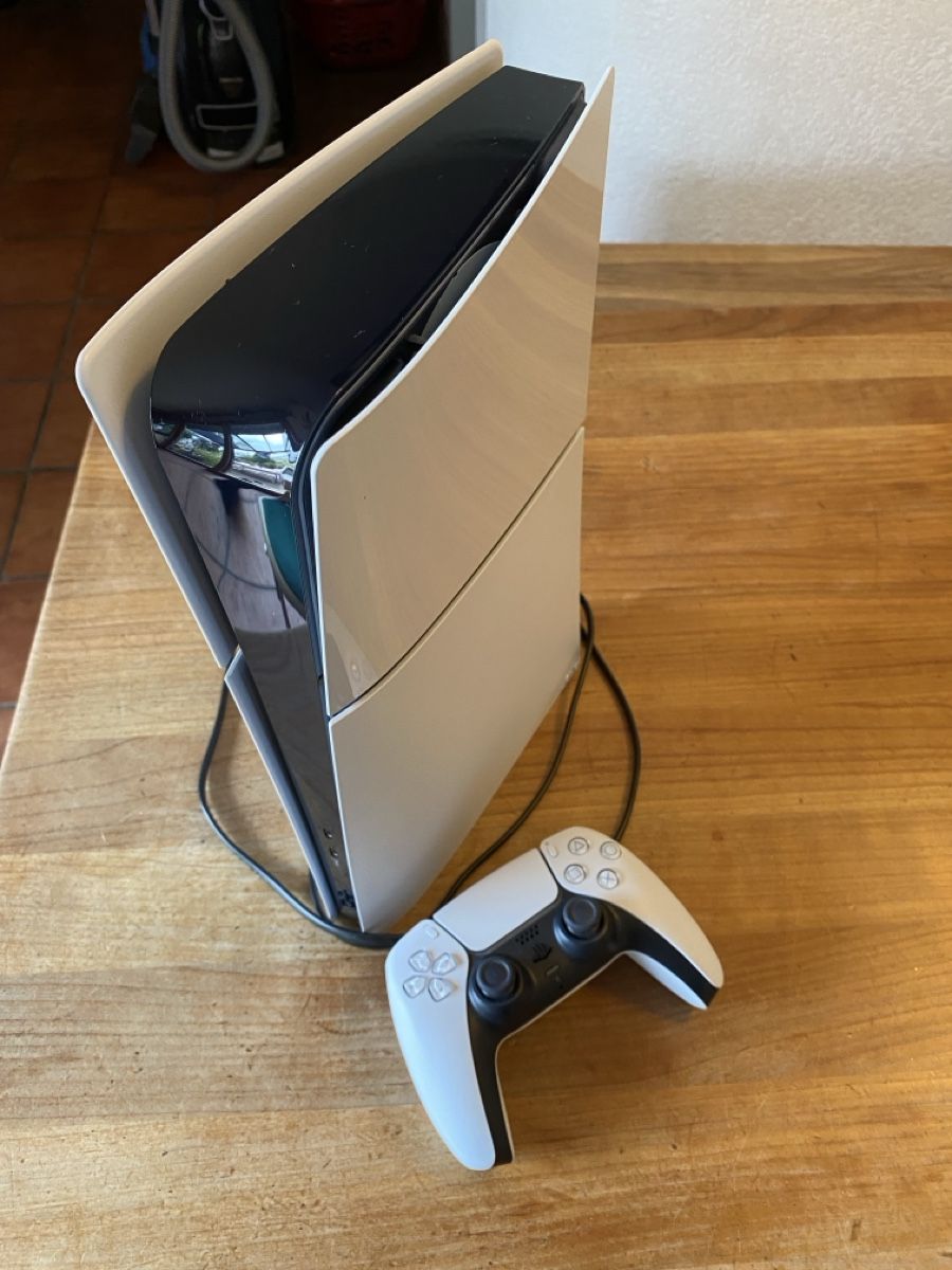 Sony Konsolen: Sony PlayStation 5 Digital Slim PS5 – Neu (gemäss Beschreibung) aus Erlinsbach von Stuntgirl