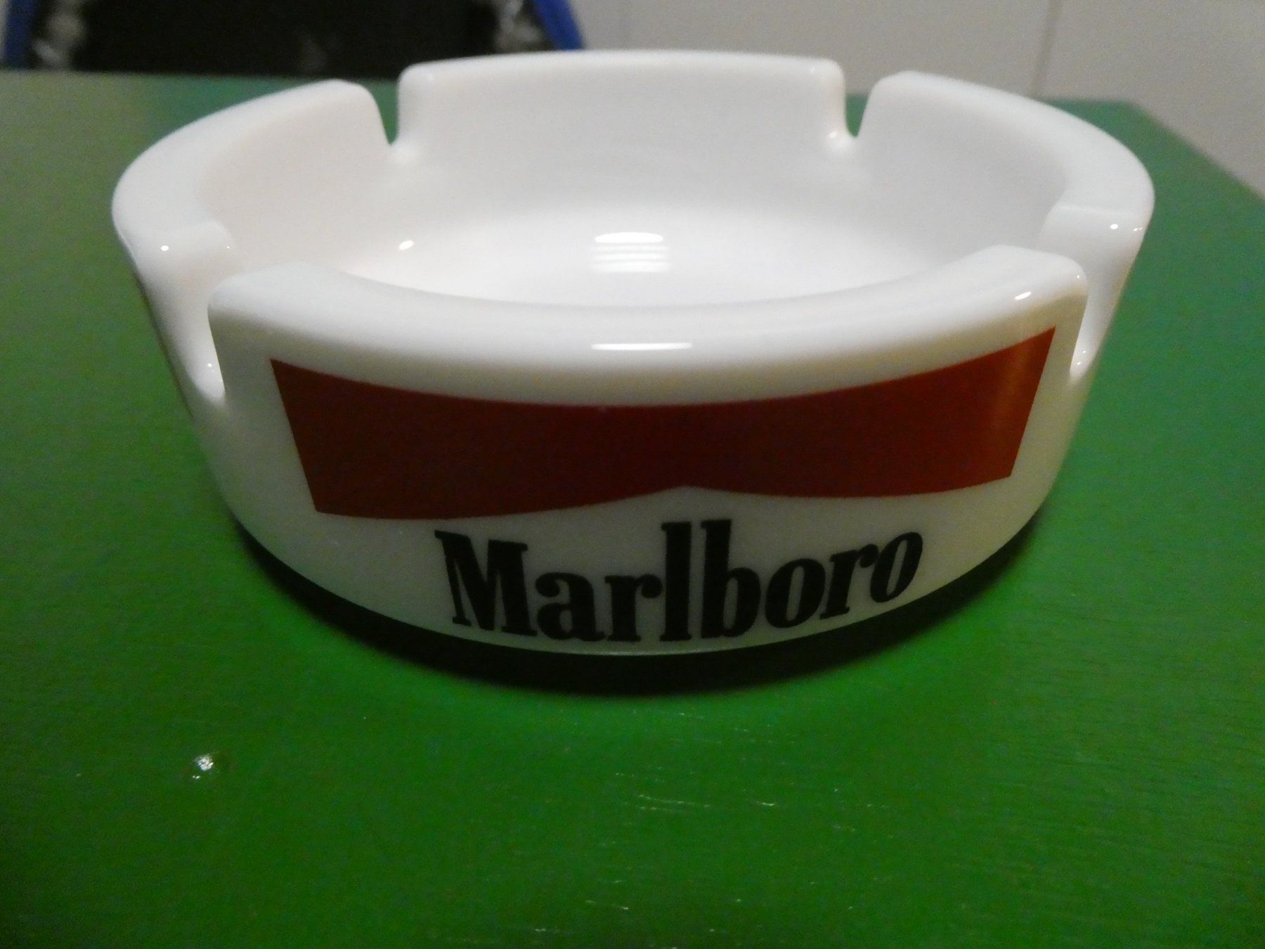 Marlboro Portacenere: Aschenbecher Marlboro – Usato da Tann venduto da Charly65