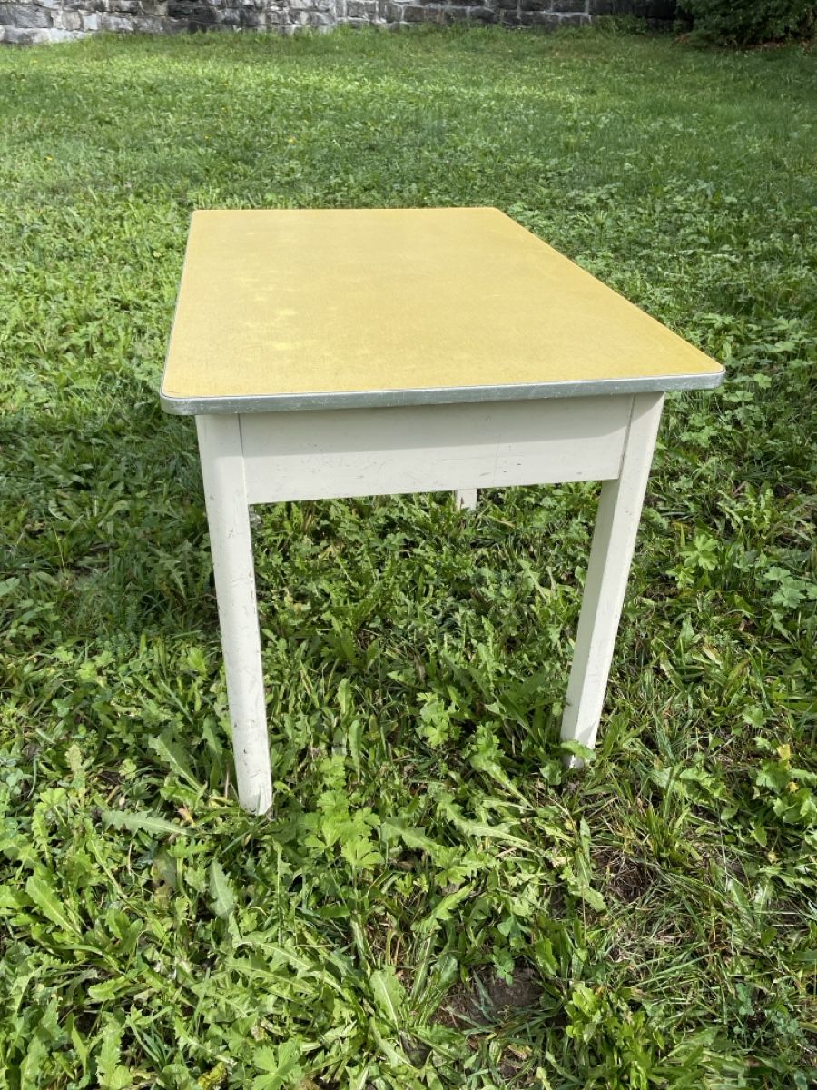 Tavoli: Tisch vintage – Usato da Almens venduto da bsundrix 1