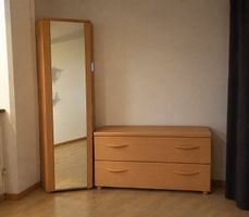 Garderobenschrank mit Spiegel