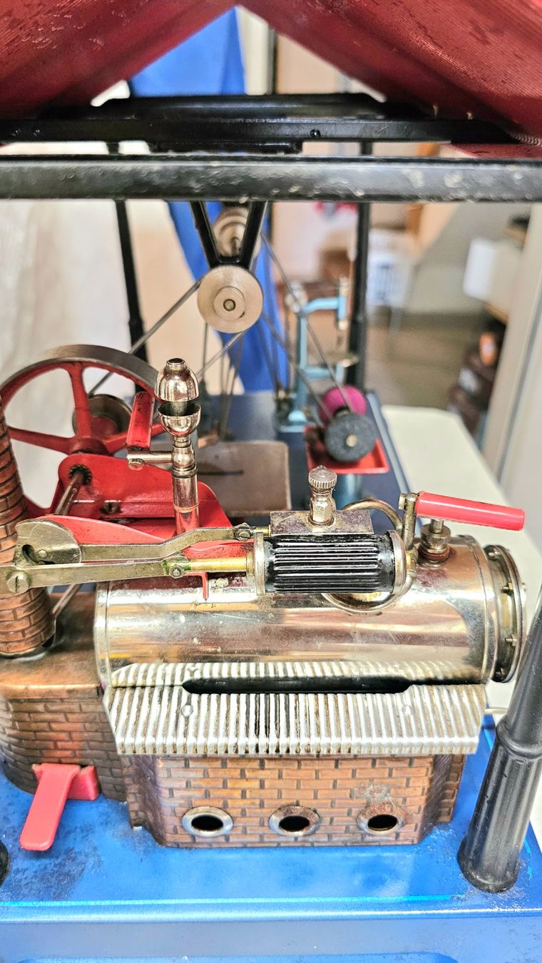 Wilesco Kit di modellismo & Modellini statici: Dampfmaschine Wilesco D141 Dampfwerkstatt – Usato da Hefenhofen venduto da Osstschweiz 2