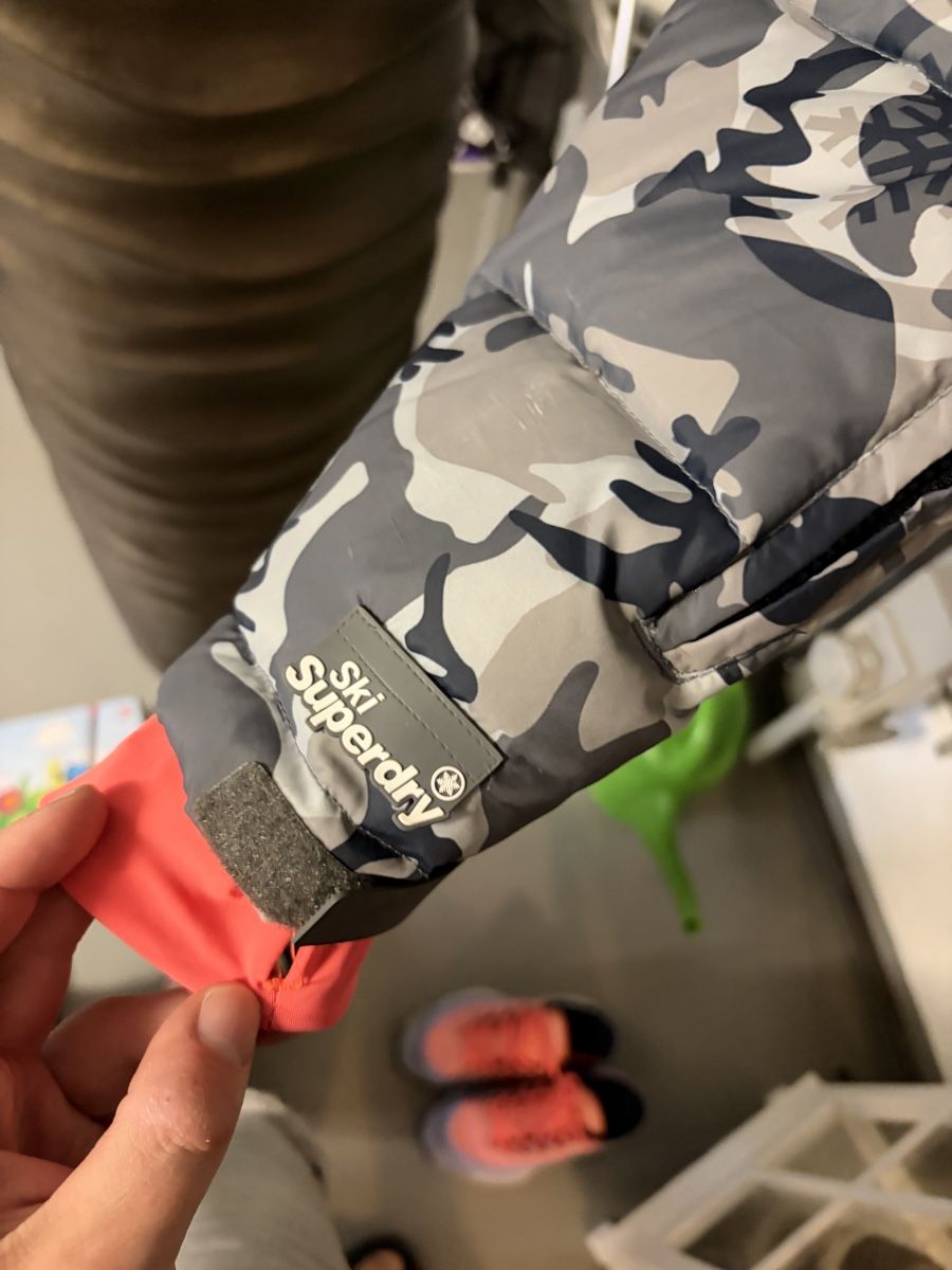 Superdry Giacche: Superdry Ski Padded Jacket Camo Grey, Size L/XL – Usato da Recherswil venduto da niv_n2jd 5
