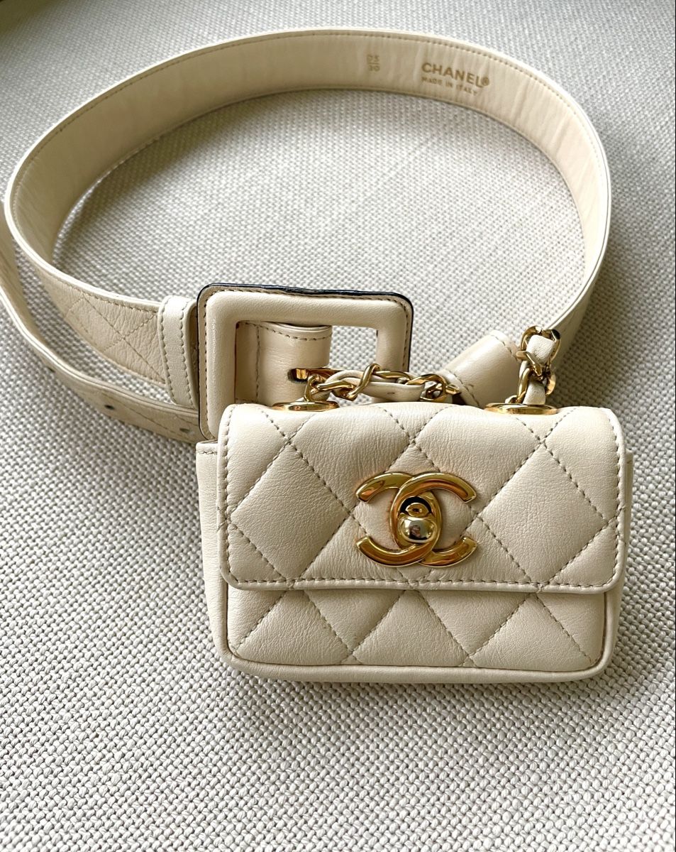 Chanel Borse da donna: Chanel vintage belt bag – Usato da Stäfa venduto da Nicole093 1