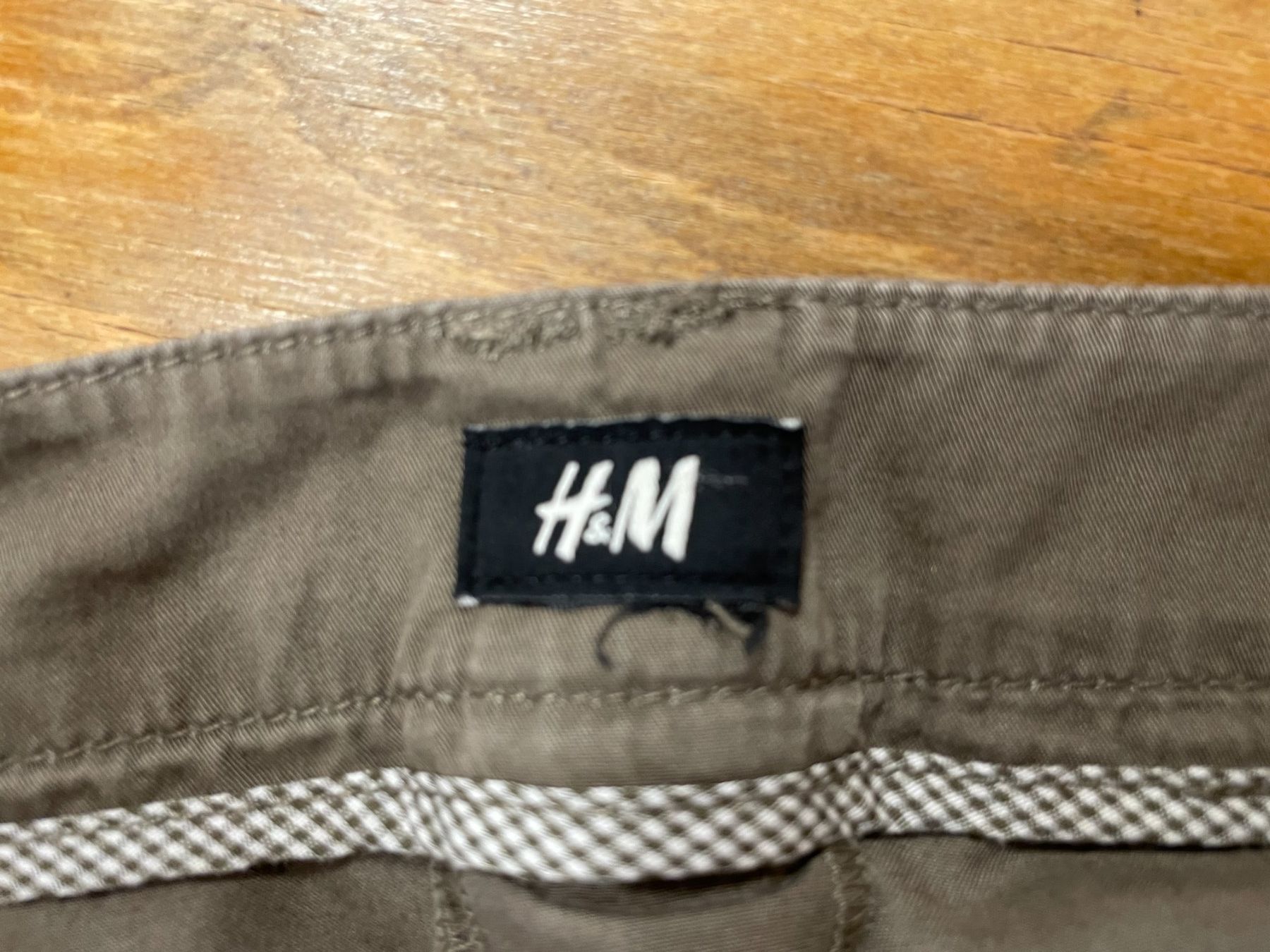 Pantaloni: H&M pantalon marron clair – Usato da Lausanne venduto da PlusValue_Lausanne 2