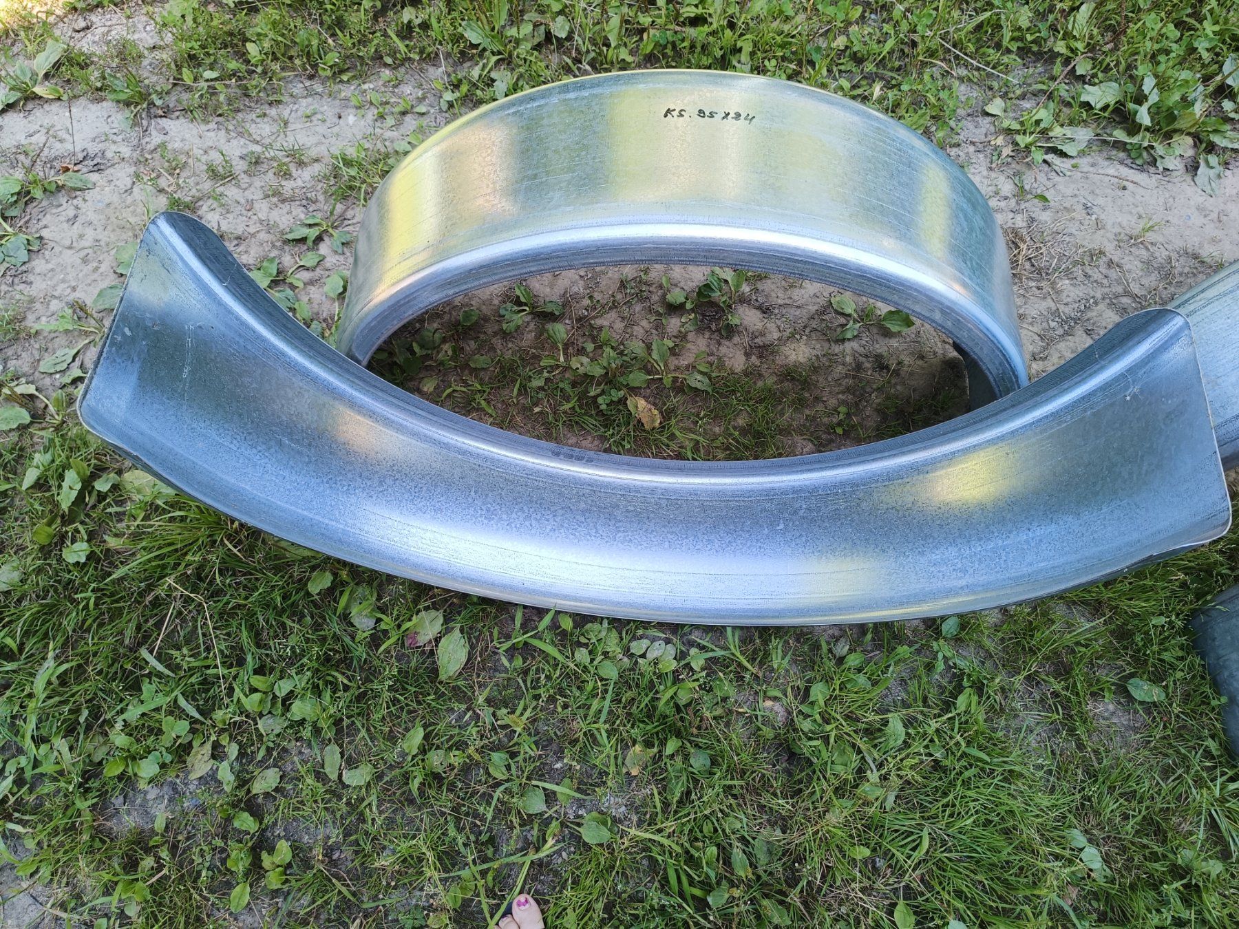 Accessori per altri veicoli: 2 Radabdeckungen Rohlinge 95 x 24 – Usato da Uerkheim venduto da Housichlousi 2