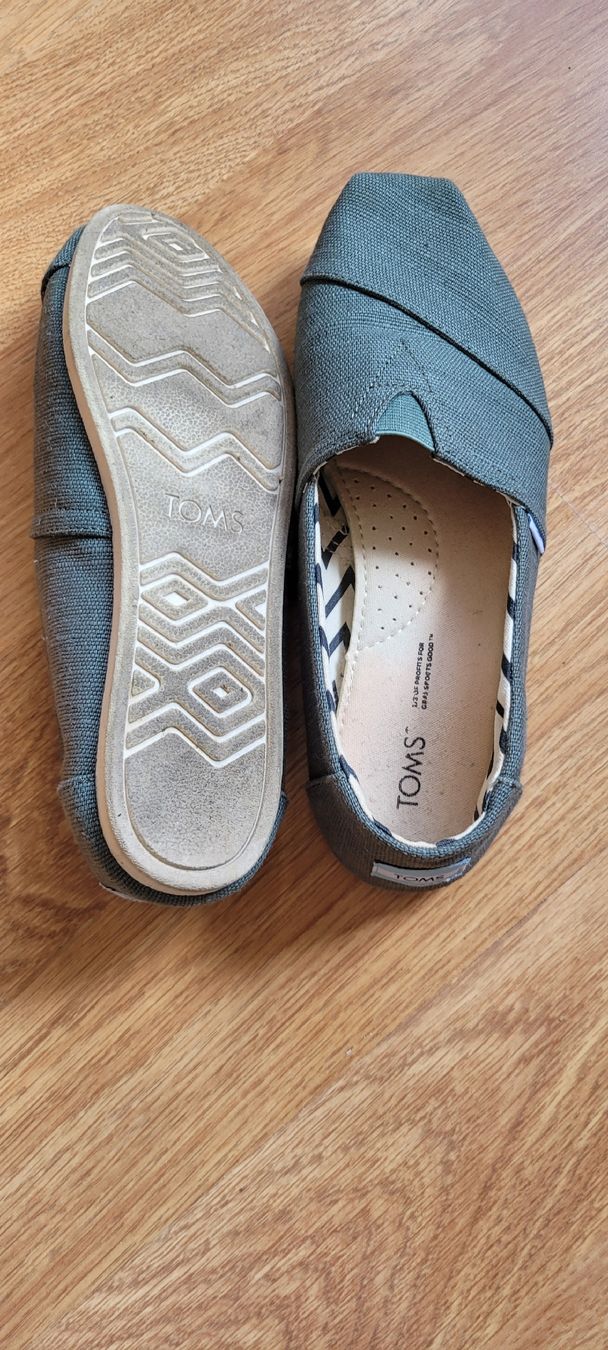 Toms Chaussures femmes: TOMS Schuhe – D'occasion à Neftenbach par lifestyle_tp5m 3