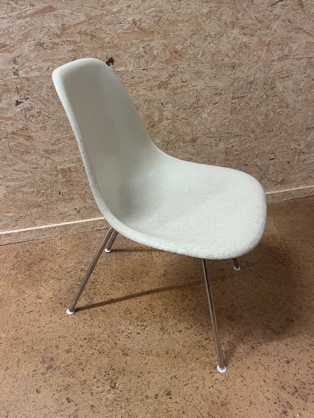 Herman Miller Stühle: Original Eames Side Chair 5er Set – Gebraucht aus Zürich von zin_25rp