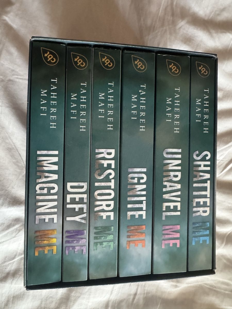 Libri: Alle Shatter Me Bücher- Tahereh Mafi – Nuovo (secondo la descrizione) da Weite venduto da Quarantino 1