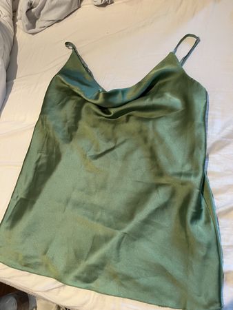Damen Satin Top grun groesse M guter Zustand