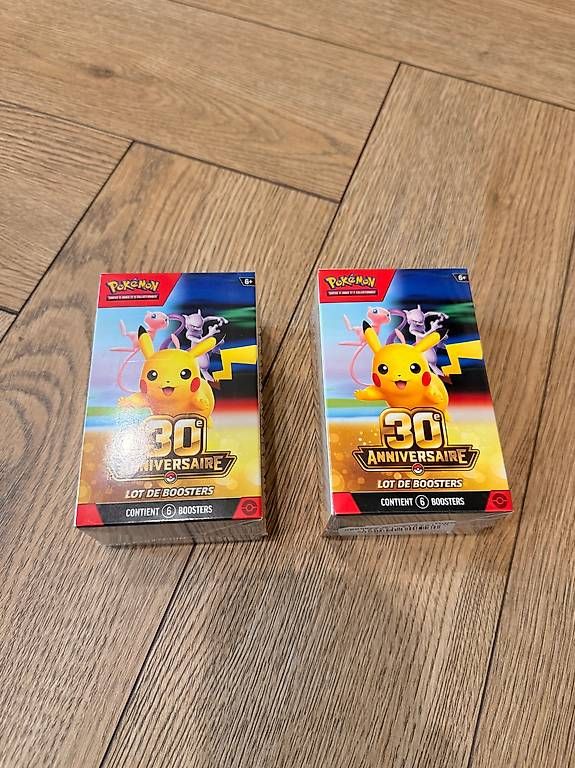 Cartes à collectionner: Pokémon 30th, bundle  scellé x2 – Neuf avec emballage d'origine à Bottens par cle_w6sy