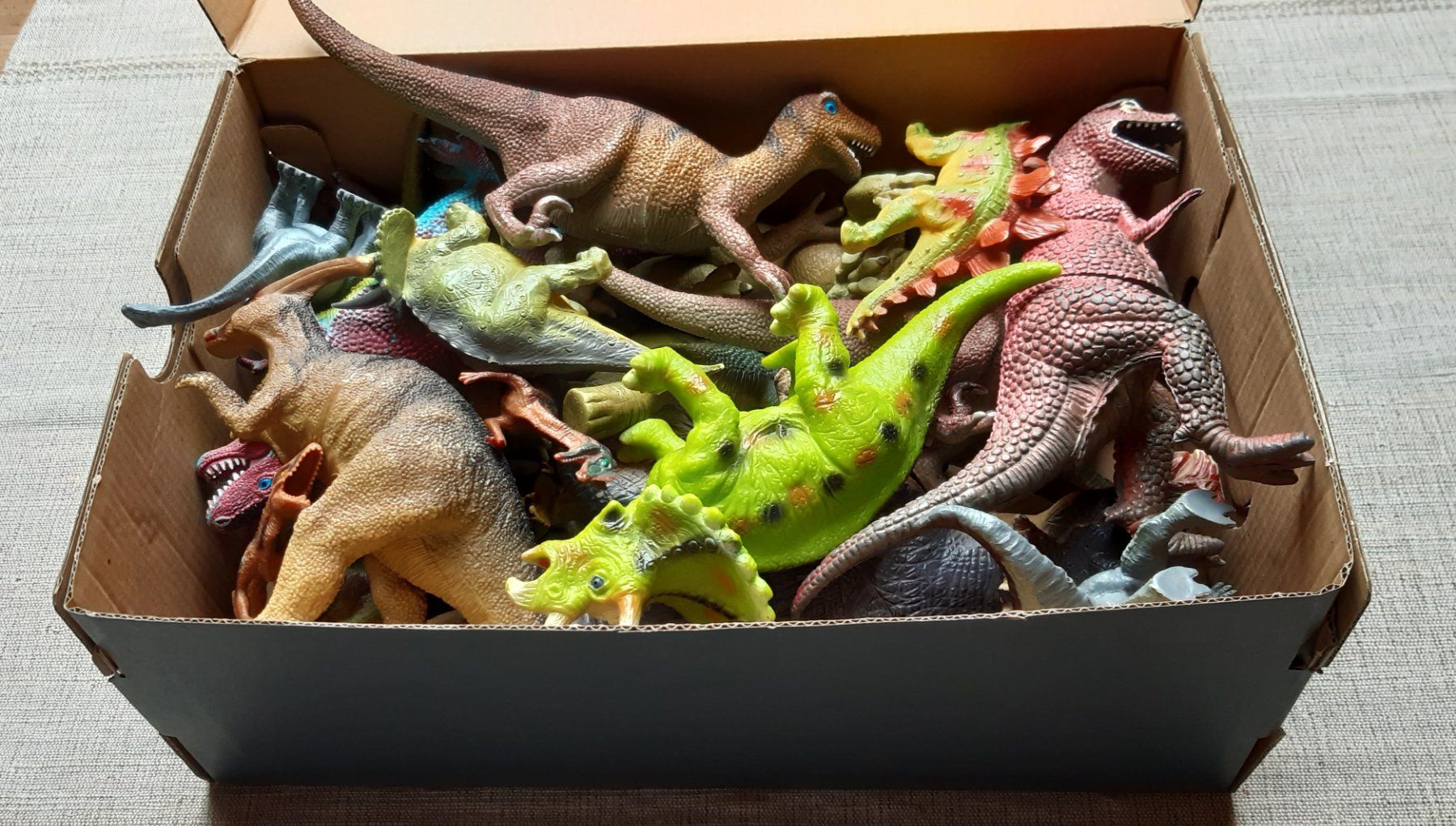 Jouets: Mega coole Dinosaurier ! – D'occasion à Neuheim par Tidola