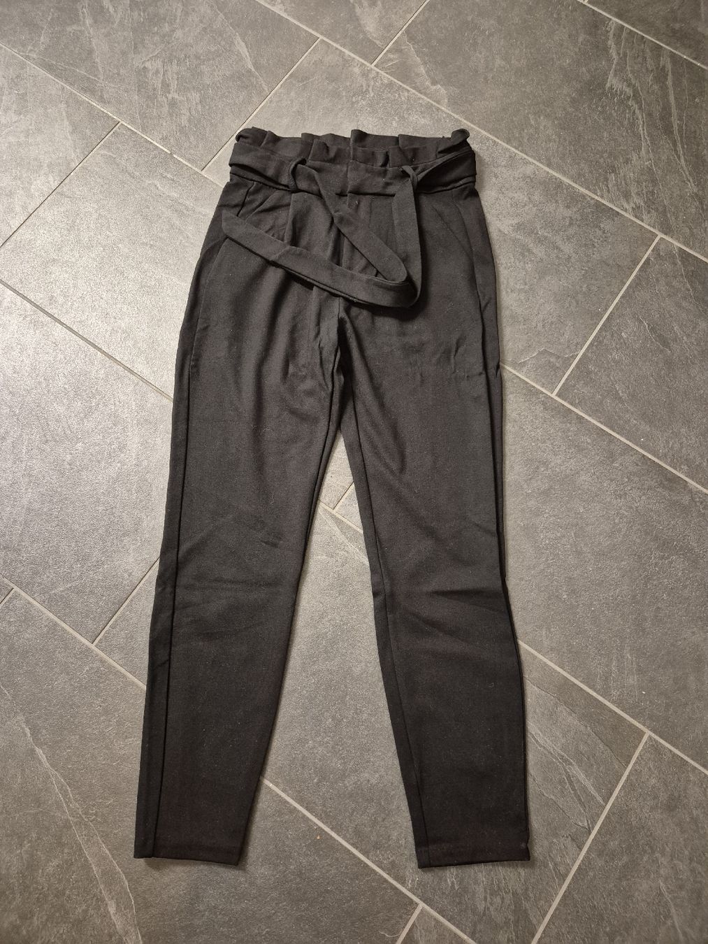 Vero Moda Hosen: schöne schwarze Vero Moda Hose – Neu (gemäss Beschreibung) aus Kehrsatz von flu_2lhj