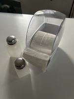 Kosmetik Set mit Wattepads und leeren Dispenser Flaschen