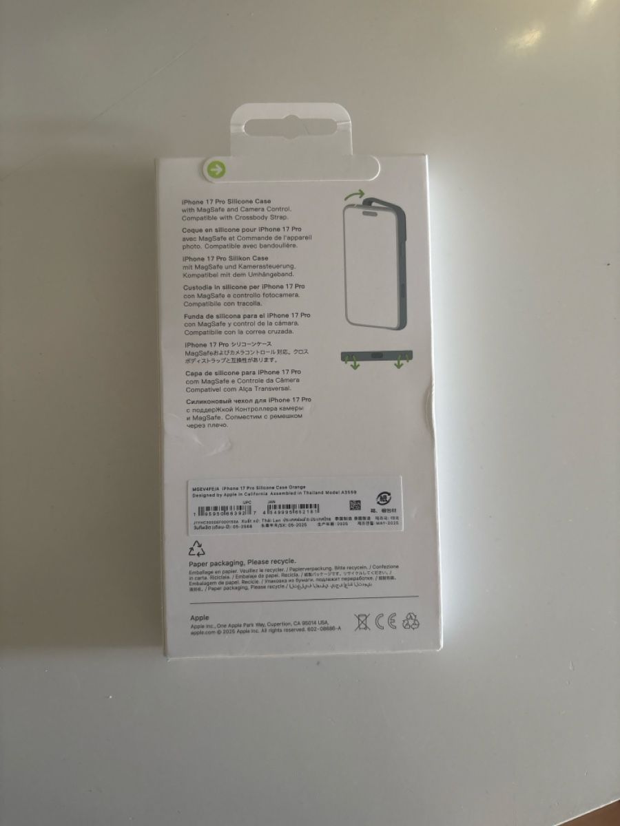 Cover & Protezioni schermo: iPhone 17 Pro Silicone Case - Orange - Neu & OVP! – Nuovo (secondo la descrizione) da mellingen venduto da Jana2Fashion 1