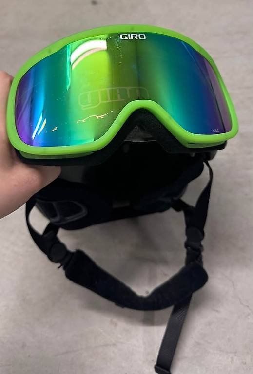 Casques: Skihelm + Brille (Giro) – D'occasion à Ottenbach par j_m_y5ct