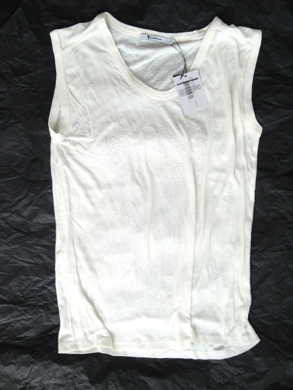 Top: NEU T Alexander Wang Top – Nuovo (secondo la descrizione) da Zurich venduto da ogidko