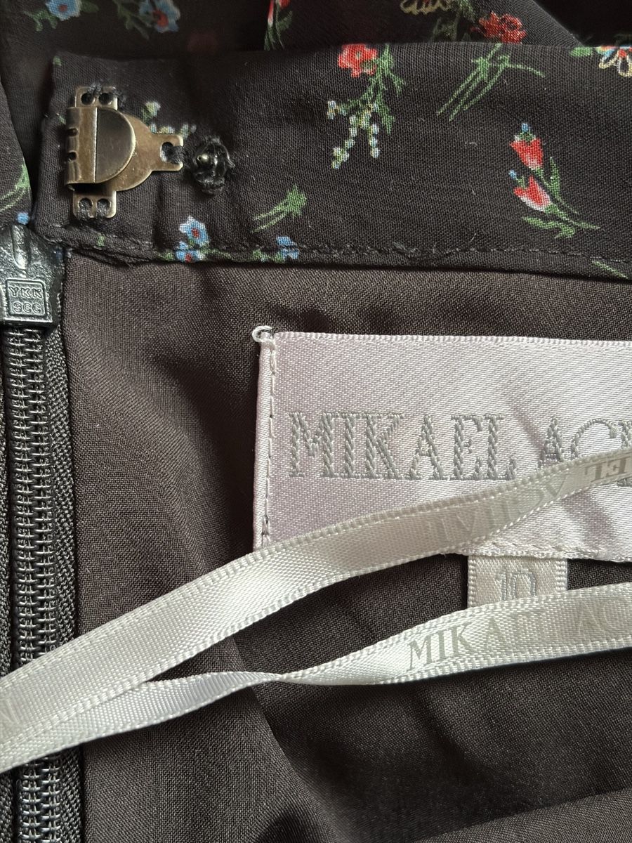 Gonne: Jupe Mikael Aghal noire à fleurs, taille 10 – Usato da Chêne Bourg venduto da paleios22 7