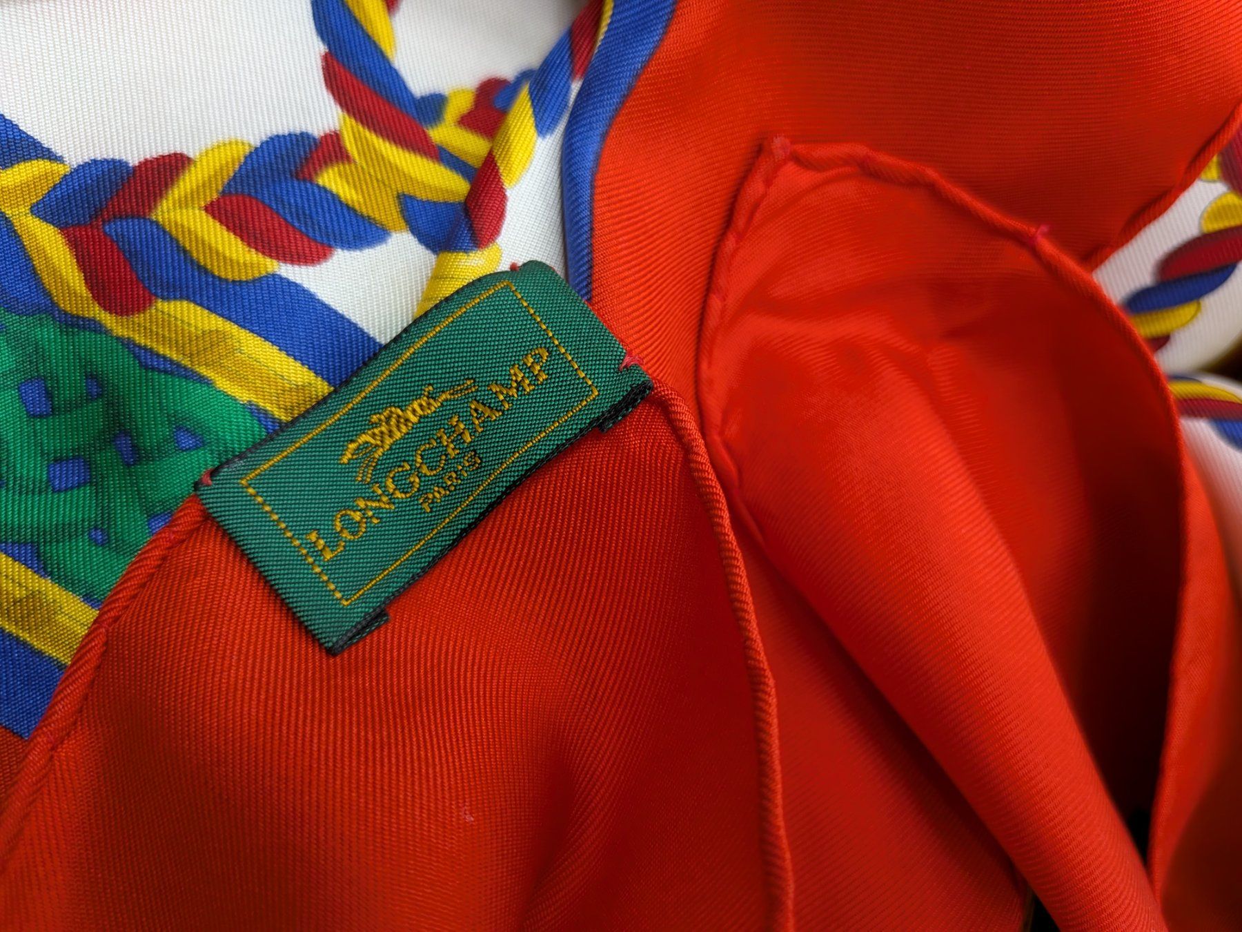 Foulards & écharpes: Foulard Longchamp Paris – D'occasion à Emmen par magelan 3