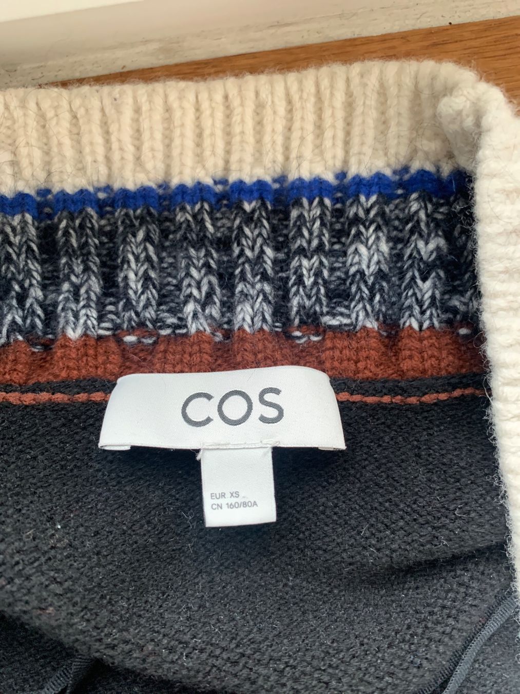 Cos Gilets: COS Strickweste Pulunder Gr. XS, 34/36 Schwarz – D'occasion à Richterswil par Moii89 2