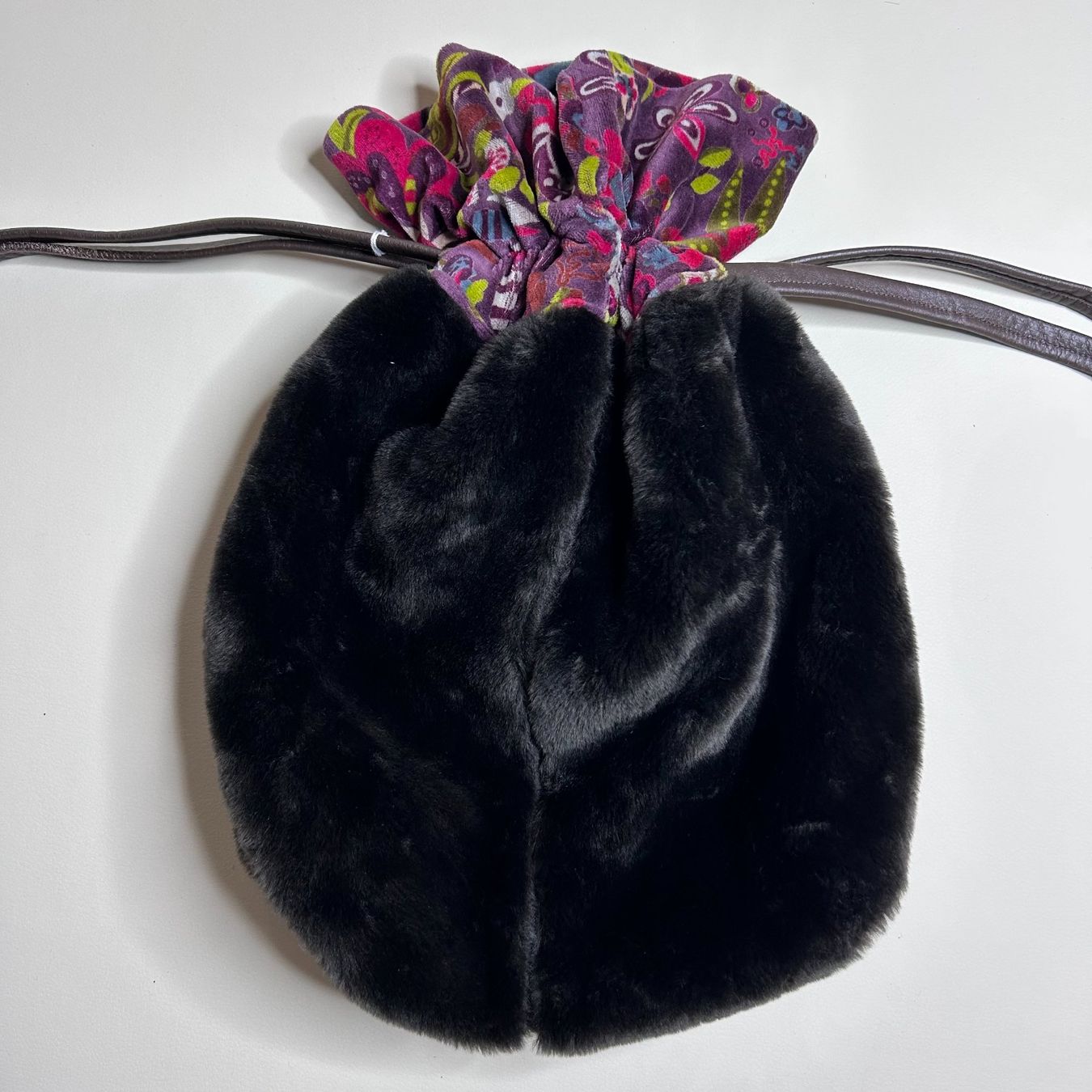 Zara Borse da donna: Handmade Faux Fur Bag – Usato da St. Gallen venduto da look-twice