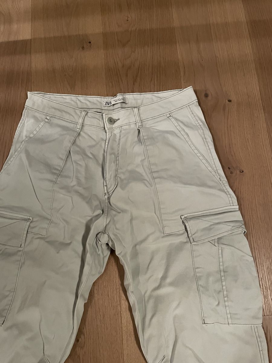 Zara Pantaloni: Zara Cargohose grün Gr. 42 – Usato da Arbon venduto da andizue 3