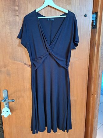 Schwarzes Jersey Kleid von bonprix - Gr. 44/46