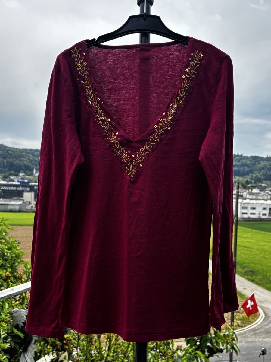 T-shirt: Sweatshirt rot  – Usato da Walterswil SO venduto da Sunshineyupi