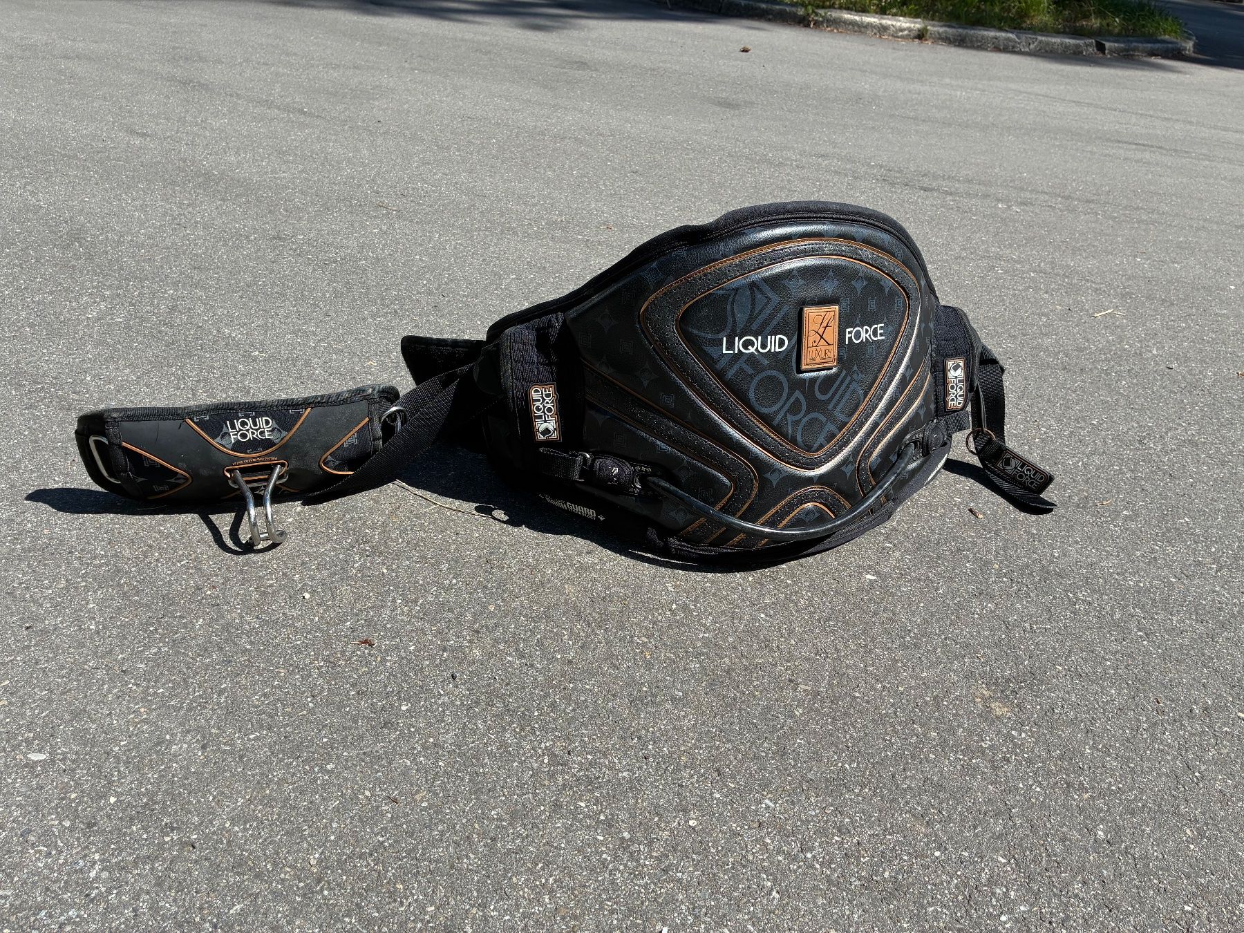 Sport dell'aria & Aquiloni: Kitesurfen Trapez – Usato da Gümligen venduto da A_Rudi