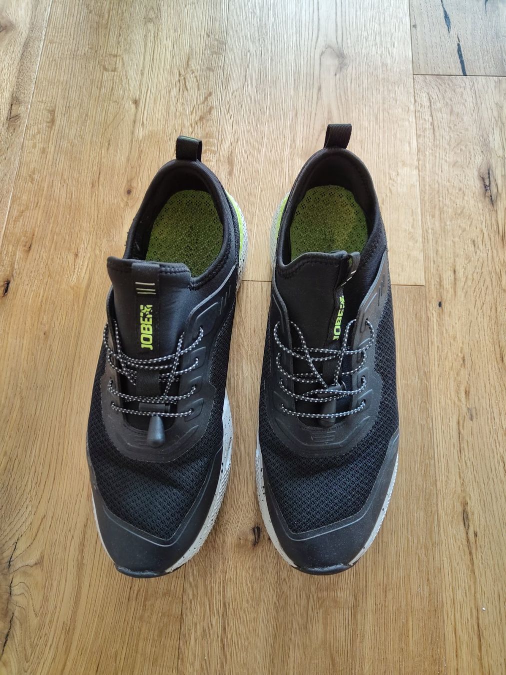 Scarpe da uomo: Jobe Wasserschuhe Grösse 44 schwarz – Usato da Interlaken venduto da dmncmg