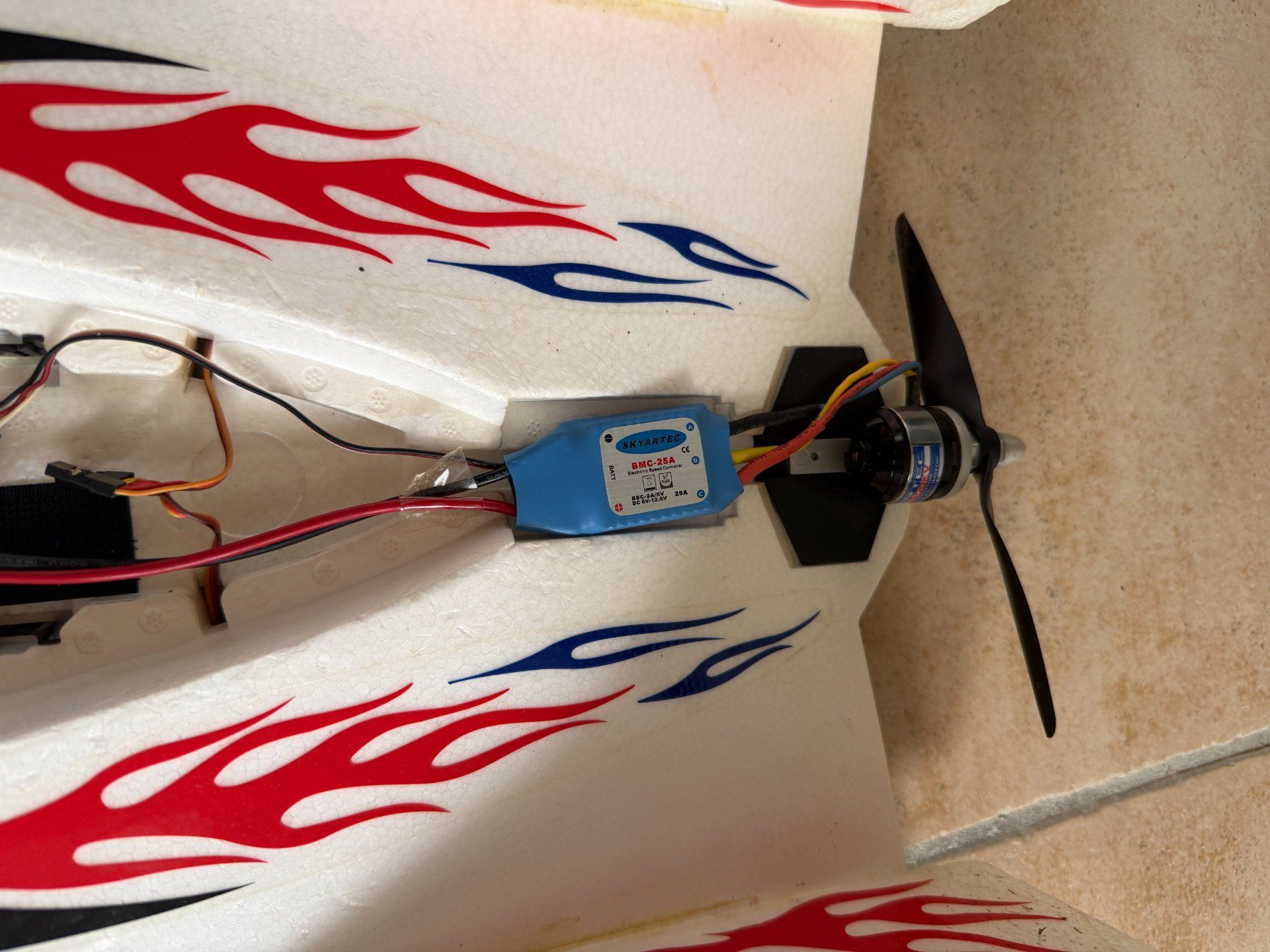 RC Kits de montage: Skyfun Elektroflieger – D'occasion à Embrach par rocoliner 2