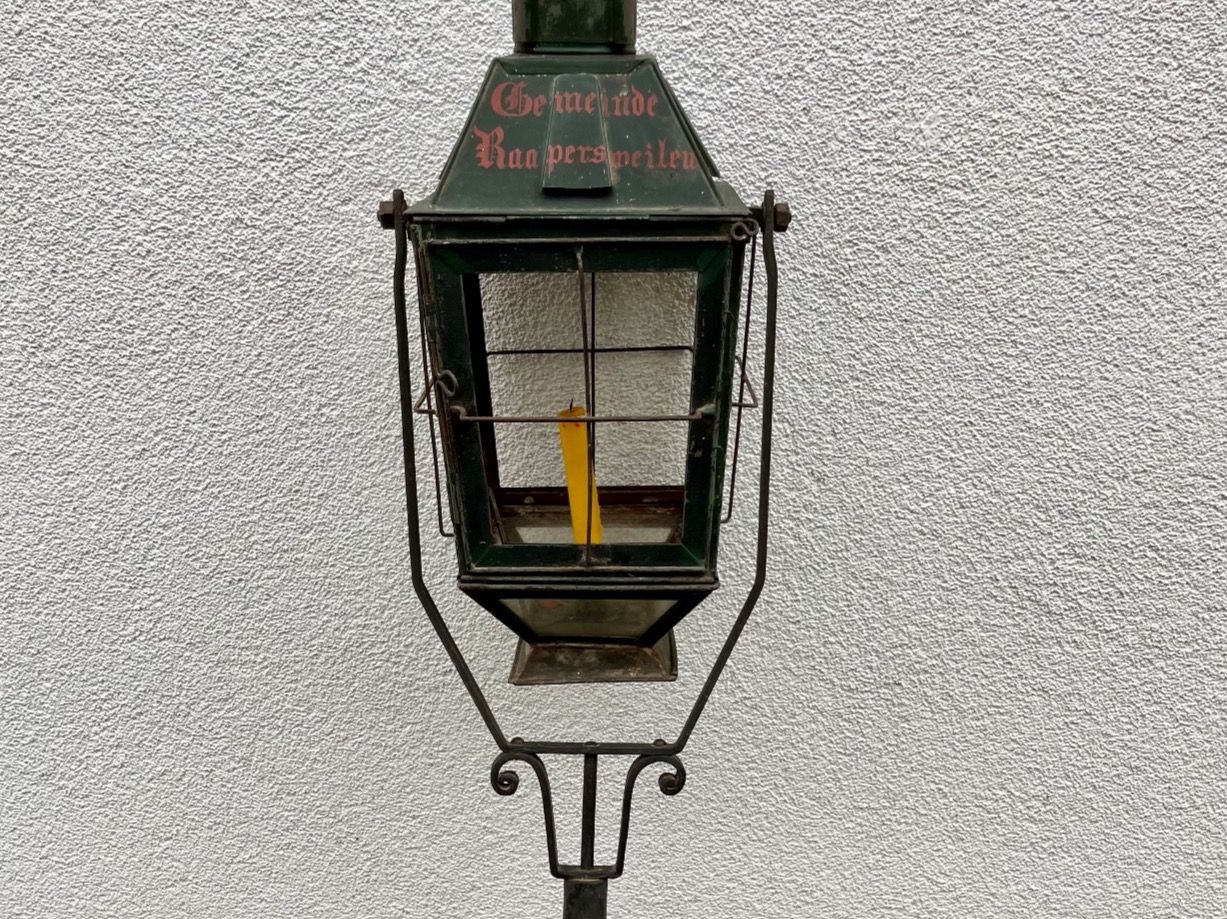 Lampen: Antike Laterne "Gemeinde Raapersweilen" Museumsstück – Gebraucht aus Uster von colmo 2