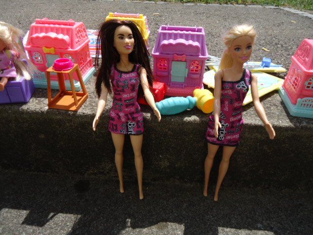 Puppen: Barbie set alles was auf Bilder ist – Gebraucht aus Zürich von liquidation-cobra 5