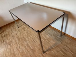 USM Haller Schreibtisch