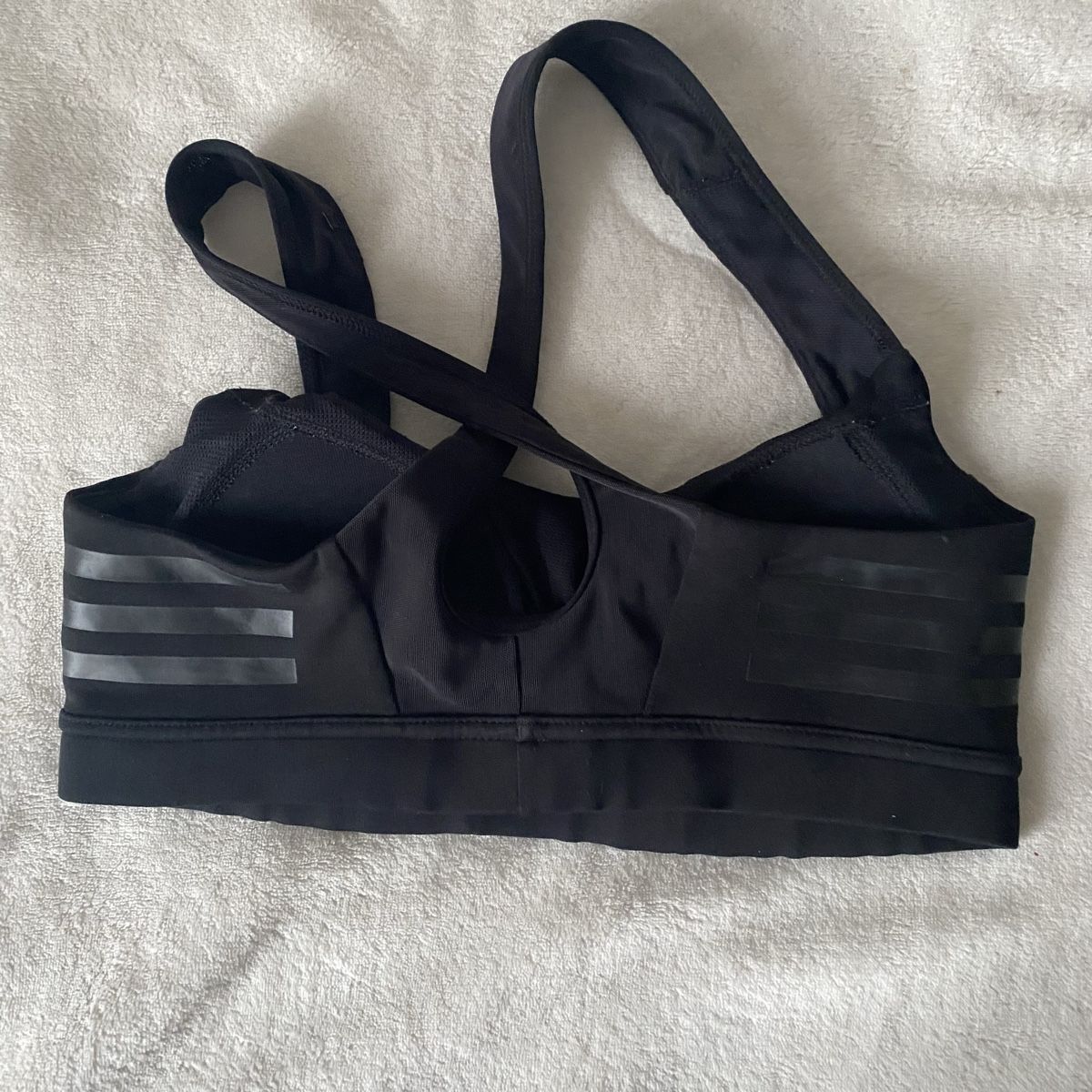 Adidas Altra biancheria intima: Adidas Original Sports Bra – Usato da Givisiez venduto da dor_xb9k 1