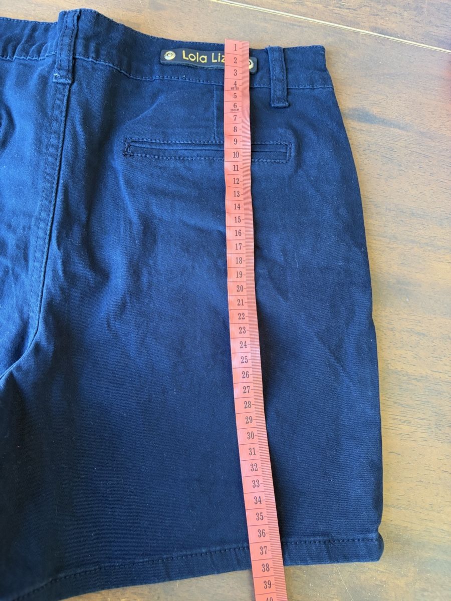 Pantaloni: Chic Navy Blue Hot Shorts, size 40 – Usato da Nyon venduto da Deb_D39 3