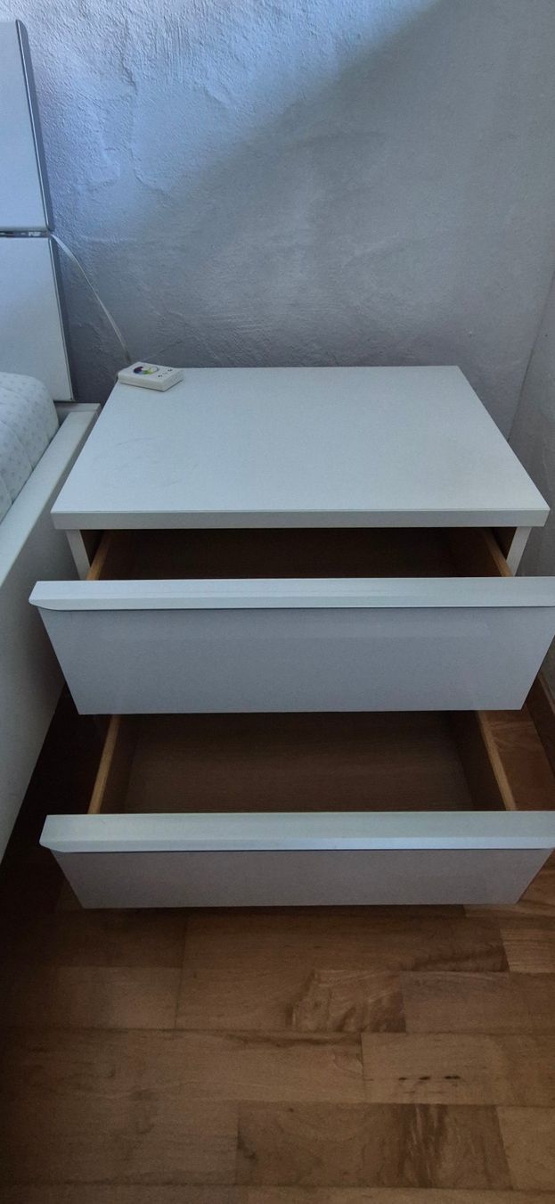 Lits: Bett mit Nachttisch – D'occasion à Obernau par countdown 8