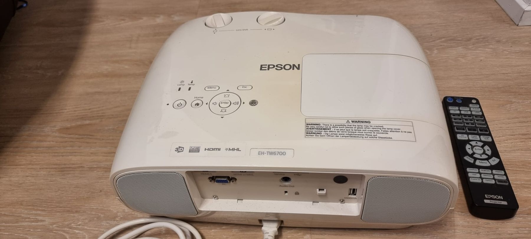 Epson Proiettori: Epson Beamer + Leinwand, Top zustand – Usato da Büsserach venduto da Divina86 2