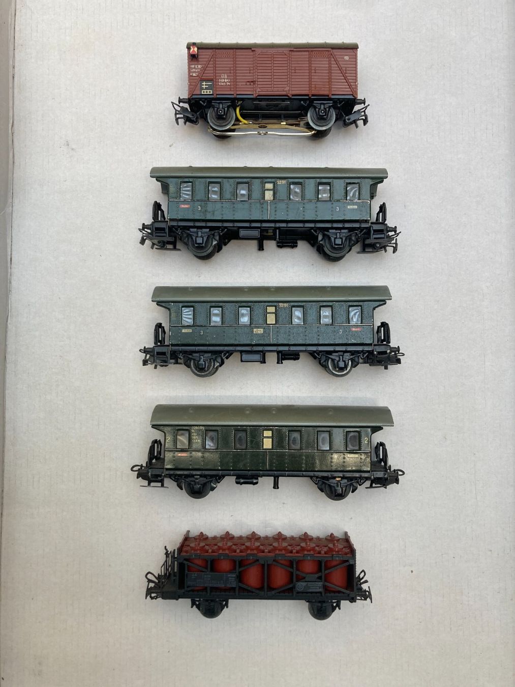 Märklin Modellini di ferrovie: 5 Märklin-Wagen, Spur H0, gebraucht – Usato da Basel venduto da mar_b59g