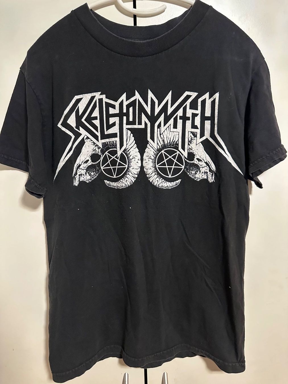 T-Shirts: Skeletonwitch Bandshirt (M) – Gebraucht aus Schaan von Hermine2018