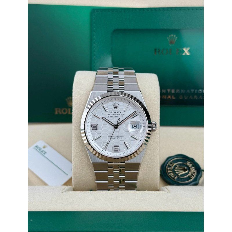 Rolex Orologi: NEU Rolex Land-Dweller 40 MM August 2026 – Nuovo e nell'imballaggio originale da Gundetswil venduto da Kirekt