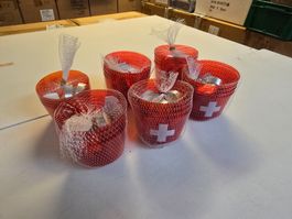 Posten neuer Teelichtkerzen in rot ab 1.-