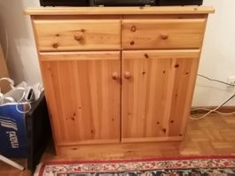 Schöne Kommode aus hellem Massivholz (Nadelholz)–Top Zustand