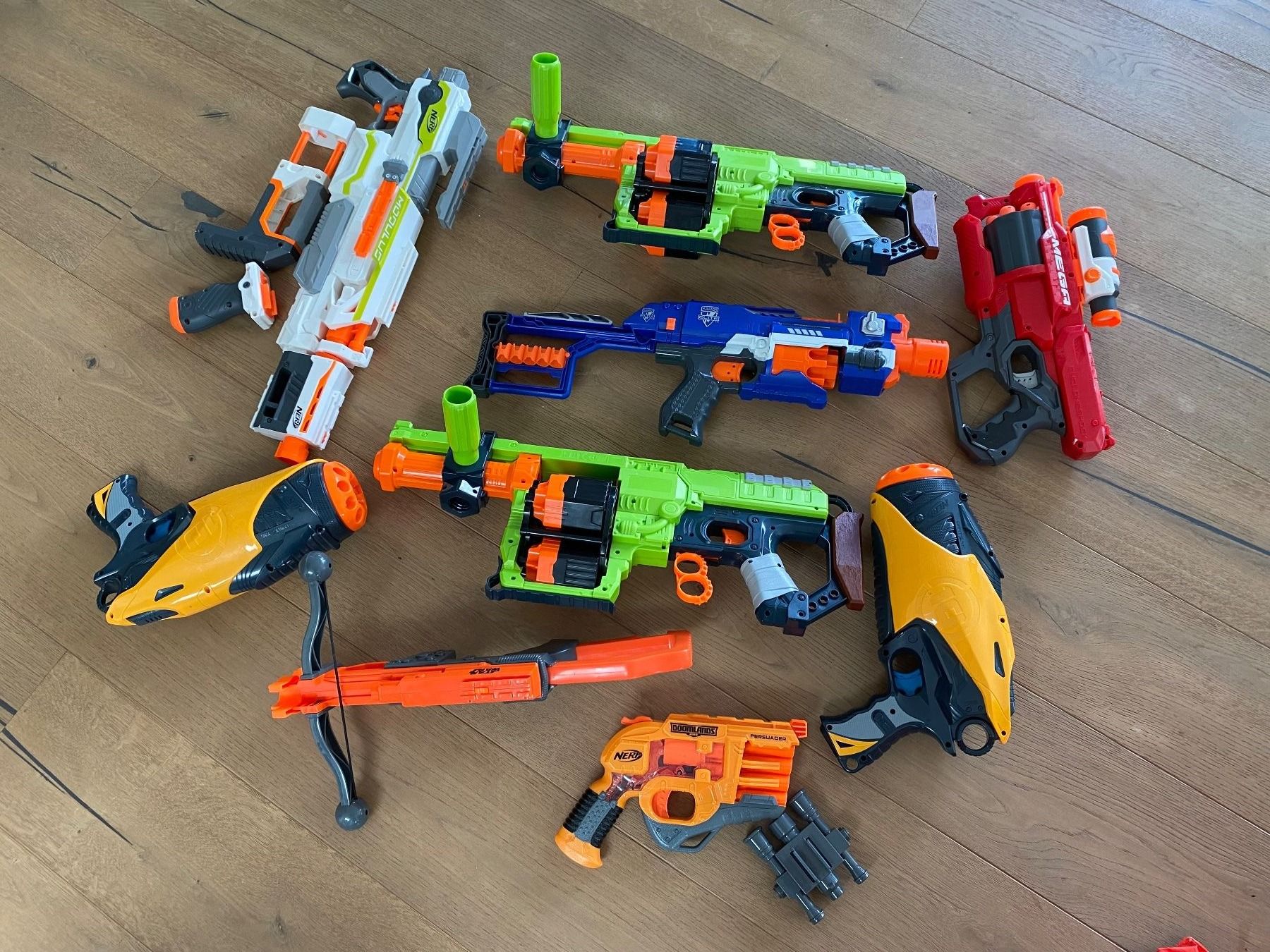 Nerf Spielzeuge: Diverse Kartuschenpistole NERF – Gebraucht aus Richterswil von Busanca