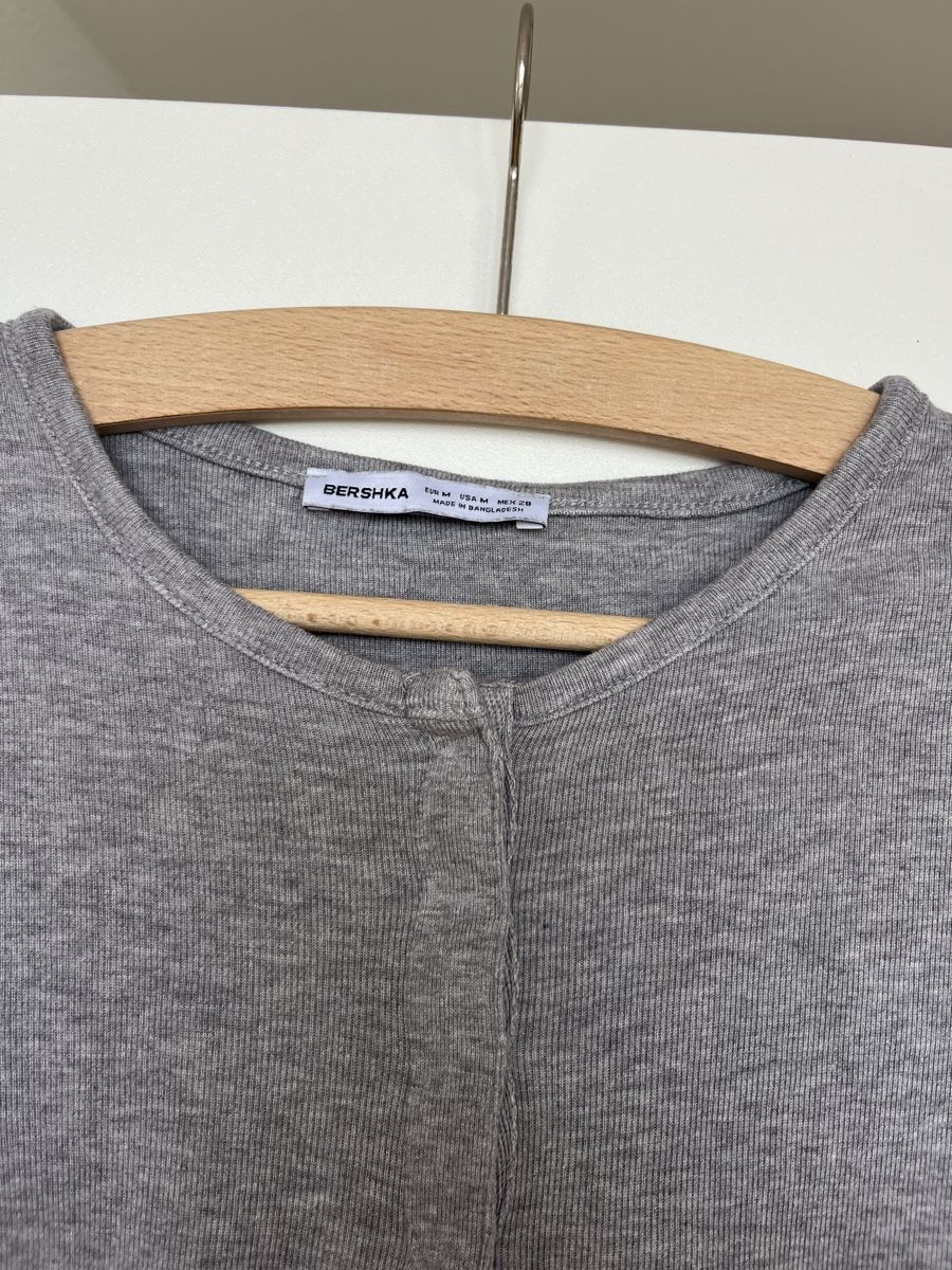 Bershka Pulls & Sweat-shirts: Pull gris près du corps – Neuf (Voir description) à Neuchâtel par Ariane_vn00 1