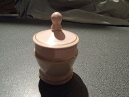 Dose rosafarbig