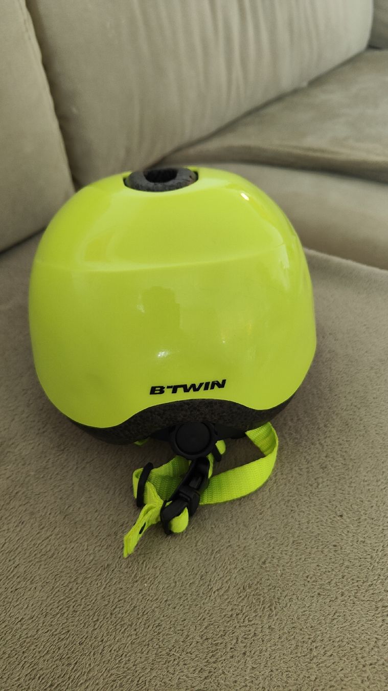Decathlon Caschi: Kinderhelm Velohelm Btwin 2XS 44-49cm – Usato da Mellingen venduto da Moss28 1