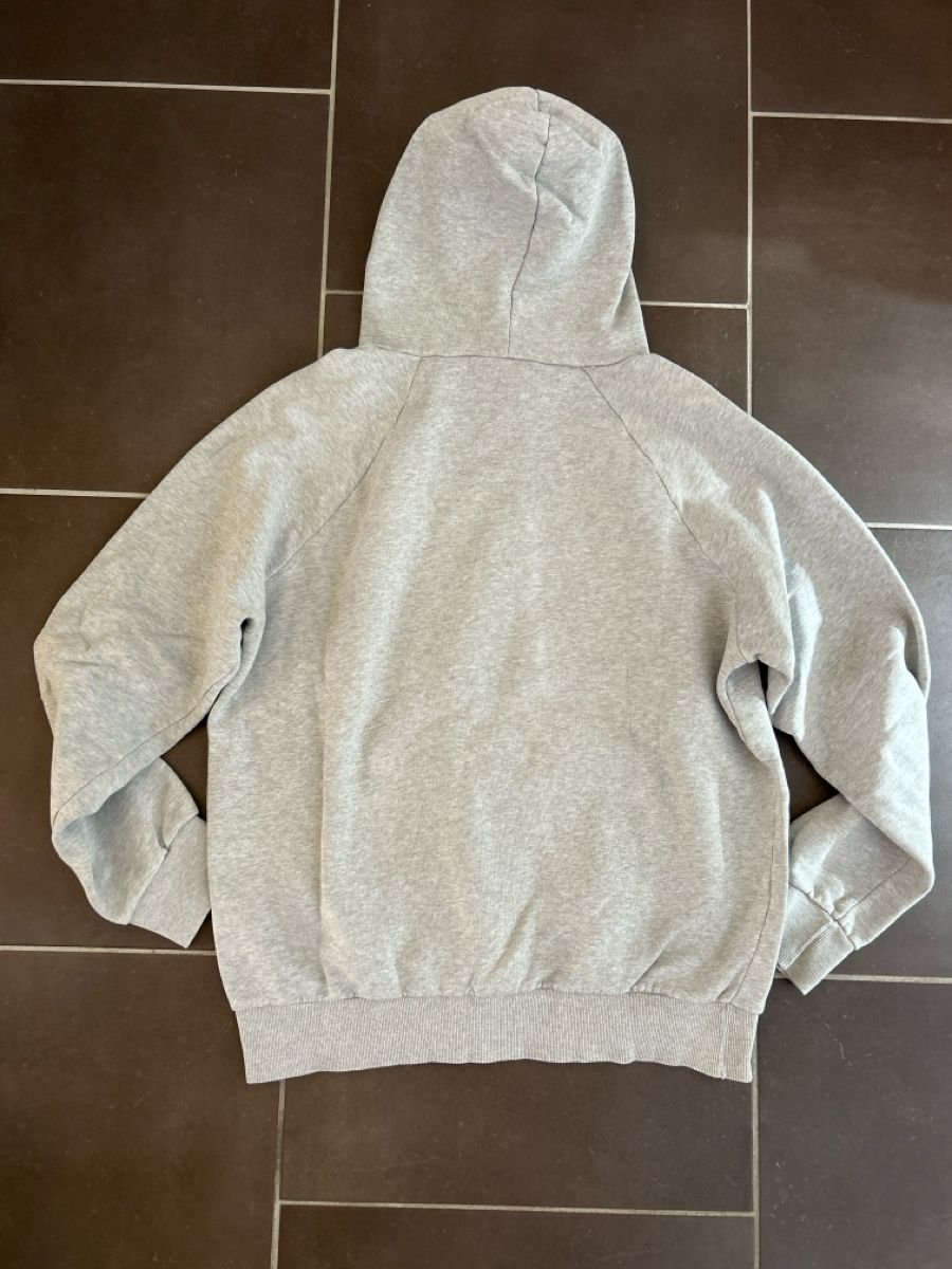 H&M Maglioni & Felpe: Grauer Kapuzenpulli – Usato da Winterthur venduto da Guizza93 2