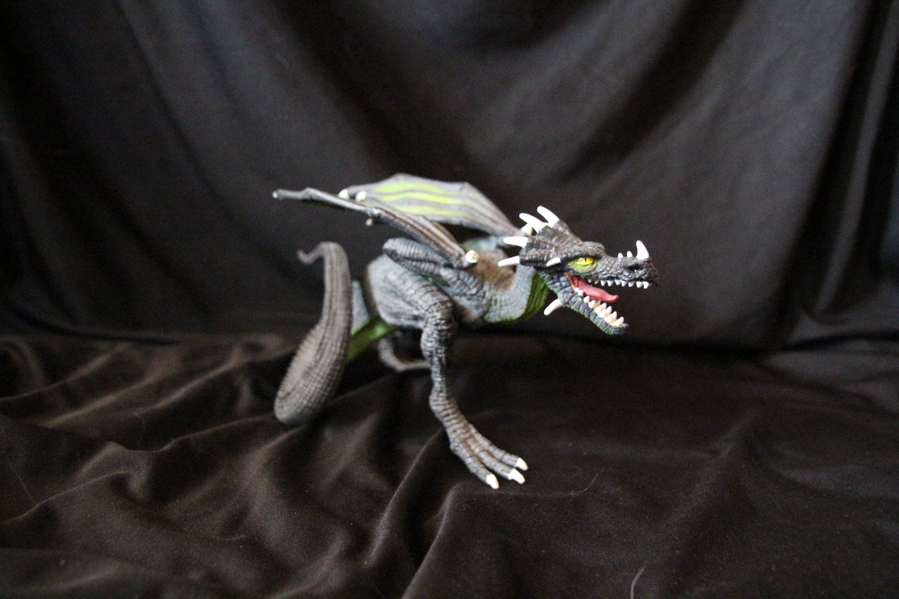 Schleich Spielzeuge: Schleich Wyvern schwarz – Neu (gemäss Beschreibung) aus Eschlikon TG von Spitzmuus