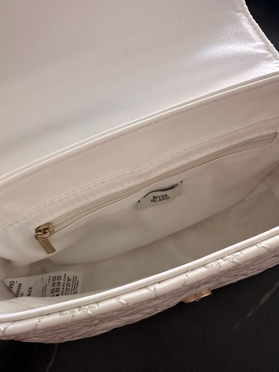 Borse da donna: River Island Gesteppte Crossbody Tasche Weiss – Usato da Zürich venduto da ElissZurich 6