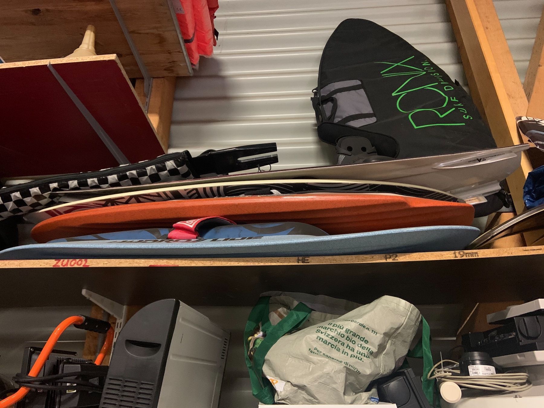 Sci: Wasserski Knie Board – Usato da Wilen b. Wollerau venduto da Loonyacht 1